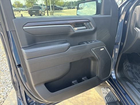 Used 2022 GMC Sierra 1500 SLT w/ SLT Convenience Package AWD/4WD image 9