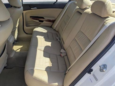 Used 2011 Honda Accord EX-L image 17