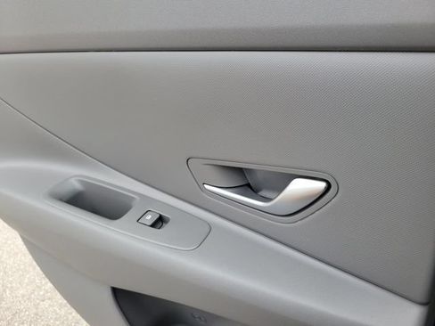 Certified 2026 Hyundai Elantra SE FWD image 20