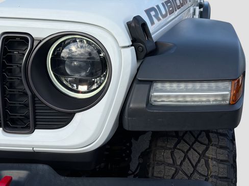 Used 2024 Jeep Wrangler Rubicon image 9