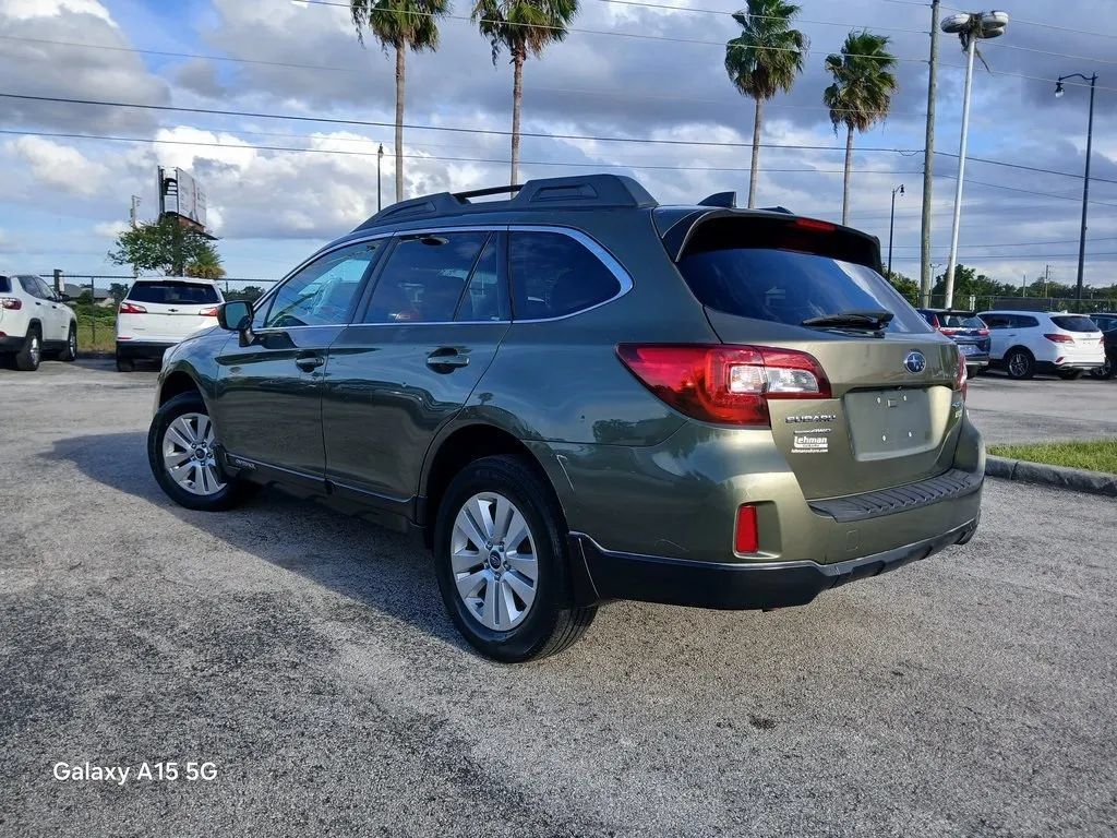 Used 2017 Subaru Outback 2.5i Premium w/ Popular Package #1 AWD/4WD image 4
