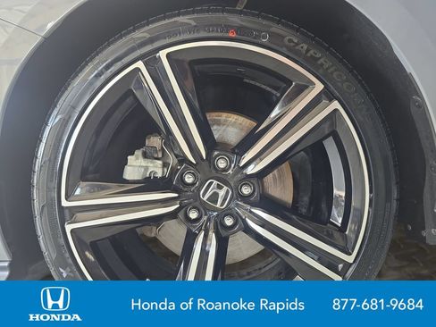 Used 2024 Honda Accord Sport image 9
