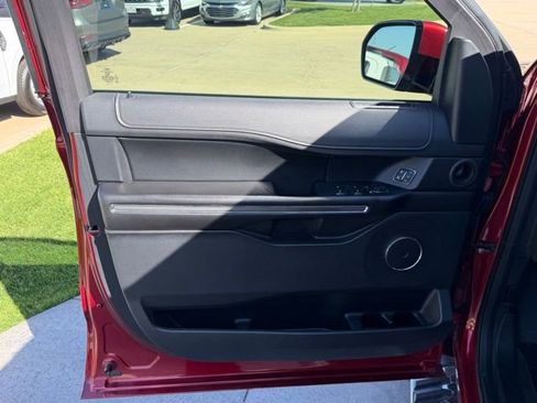 Used 2018 Ford Expedition XLT w/ Equipment Group 202A image 11