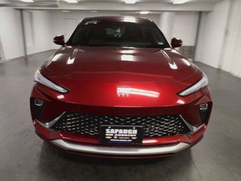 Certified 2024 Buick Envista Avenir image 3