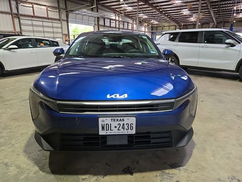 Used 2025 Kia K4 LXS image 8