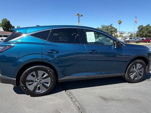Used 2025 Nissan Murano SL w/ Cargo Package AWD/4WD image 3