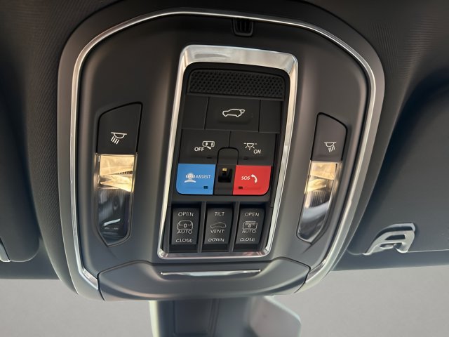Used 2025 Jeep Wagoneer Series III w/ Premium Group I AWD/4WD image 29