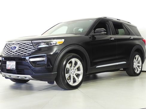 Used 2020 Ford Explorer Platinum w/ Premium Technology Package AWD/4WD image 2