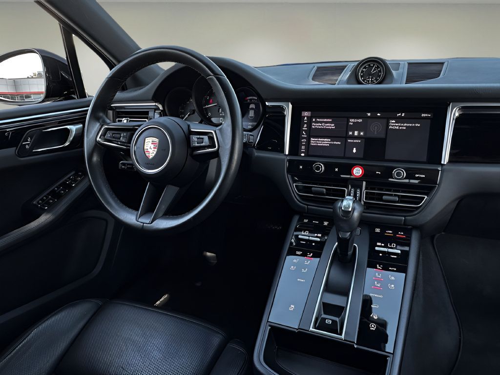 Used 2024 Porsche Macan AWD/4WD image 6