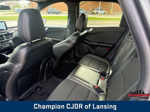 Used 2025 Ford Escape ST-Line Select AWD/4WD image 17