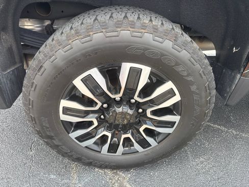 Used 2025 GMC Sierra 2500 Denali Ultimate AWD/4WD image 24