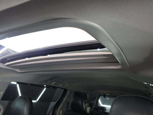 Used 2018 Toyota Sienna SE w/ SE Preferred Package FWD image 9