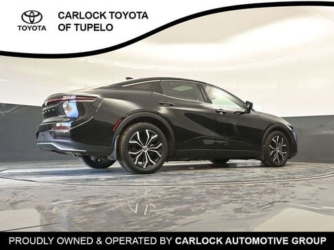 Used 2023 Toyota Crown Limited image 41