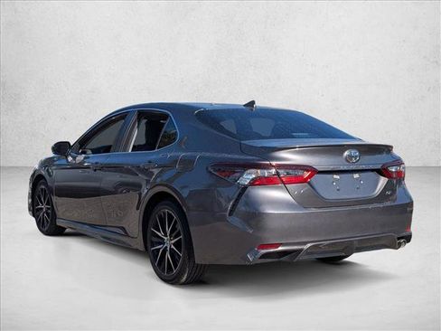 Used 2024 Toyota Camry SE image 8