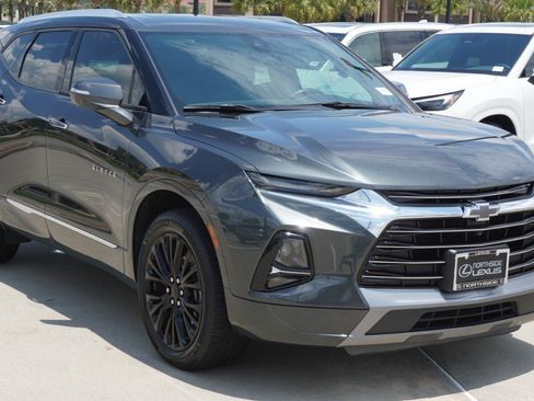 Used 2020 Chevrolet Blazer Premier w/ Driver Confidence II Package FWD image 3