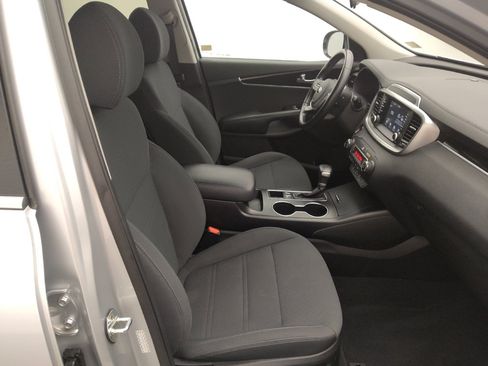 Used 2020 Kia Sorento S FWD image 21