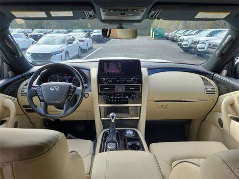 Used 2024 INFINITI QX80 Sensory image 12