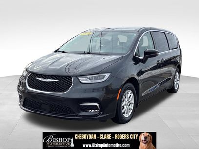 Used 2023 Chrysler Pacifica Touring-L