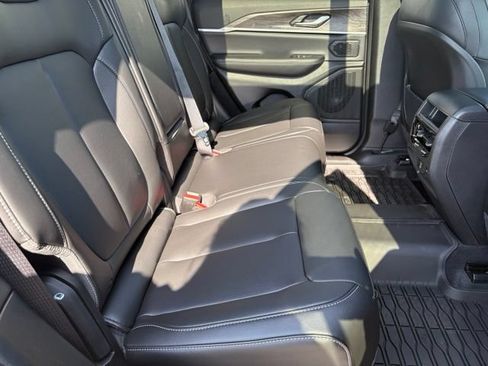 New 2026 Jeep Grand Cherokee Limited w/ Limited Altitude Package AWD/4WD image 19