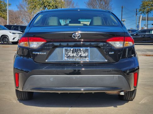 Used 2022 Toyota Corolla LE image 12