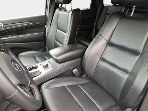 Used 2019 Jeep Grand Cherokee Limited AWD/4WD image 15