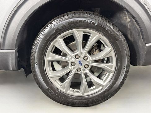 Used 2023 Ford Explorer XLT w/ Equipment Group 202A AWD/4WD image 30