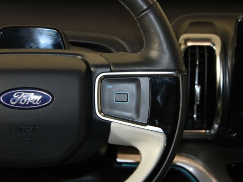 Certified 2025 Ford Expedition Platinum image 19