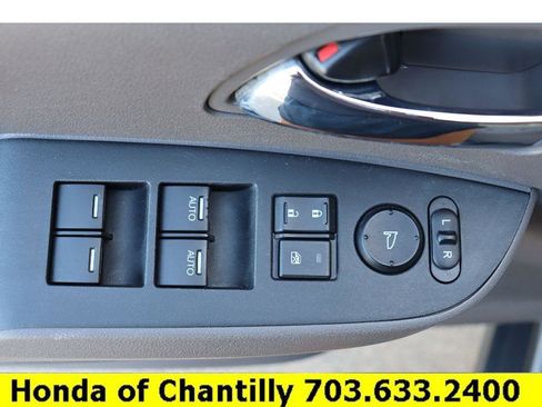 Used 2016 Honda Odyssey SE image 21