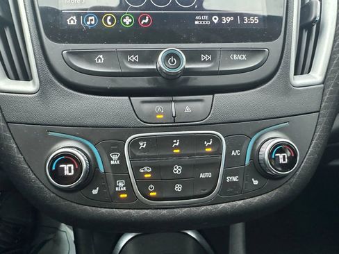 Used 2023 Chevrolet Malibu LT FWD image 32