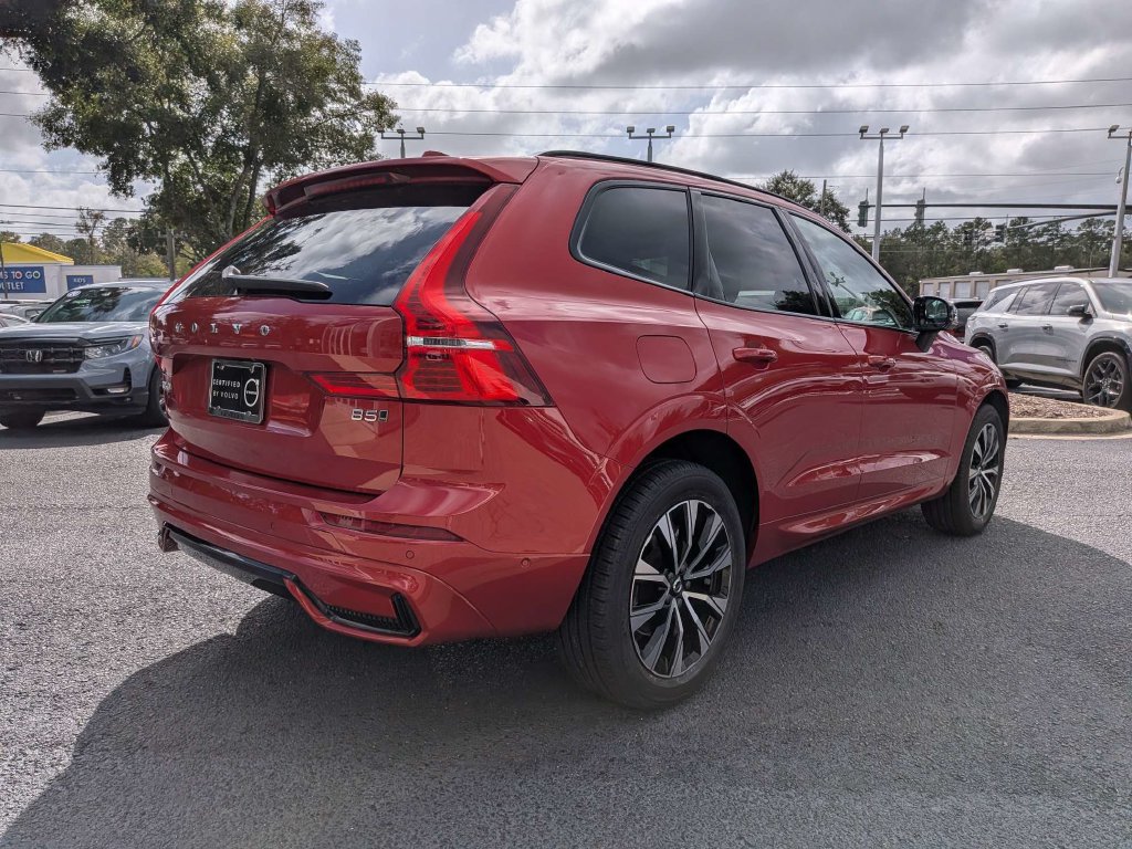 Certified 2024 Volvo XC60 B5 Plus AWD/4WD image 8