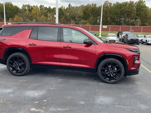 Certified 2025 Chevrolet Traverse RS w/ LPO, Floor Liner Package image 9