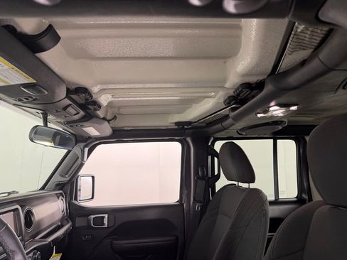 Used 2023 Jeep Wrangler Unlimited w/ Convenience Group image 22