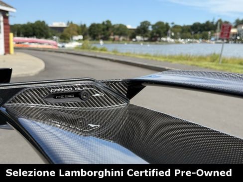 Used 2023 Lamborghini Huracan STO image 19