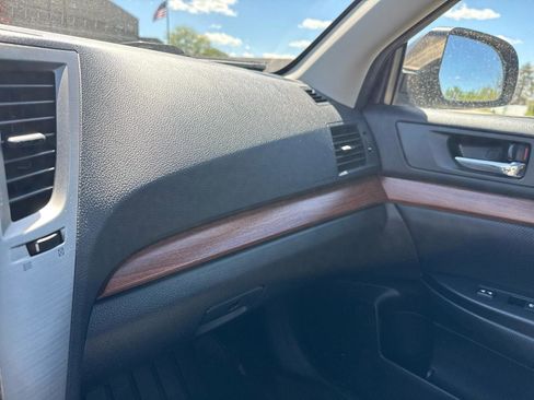 Used 2014 Subaru Outback 2.5i Limited AWD/4WD image 18