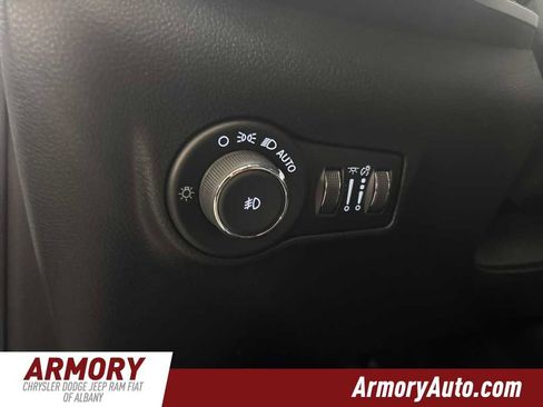 Used 2022 Jeep Compass Limited image 10