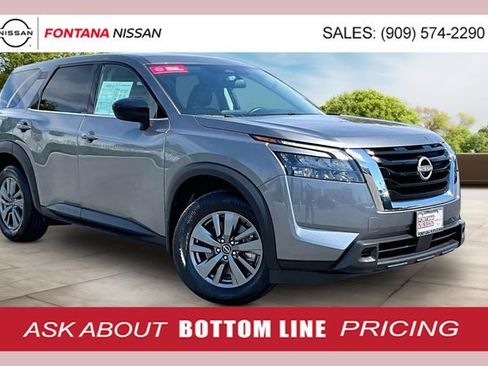 Used 2024 Nissan Pathfinder S FWD image 1
