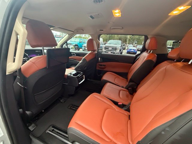 Used 2024 Kia Carnival SX FWD image 10