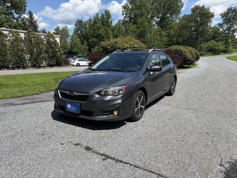 Used 2019 Subaru Impreza 2.0i Premium AWD/4WD image 2