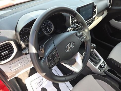 Used 2022 Hyundai Venue SEL w/ Cargo Package image 20
