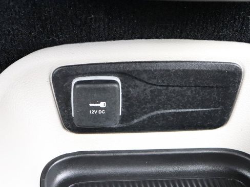 Used 2024 Chrysler Pacifica Touring-L FWD image 47