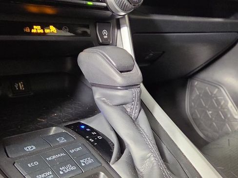 Used 2025 Toyota RAV4 XLE AWD/4WD image 20