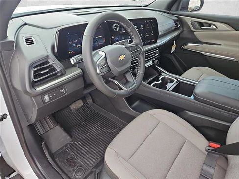 New 2026 Chevrolet Traverse LT w/ Driver Confidence Package image 3