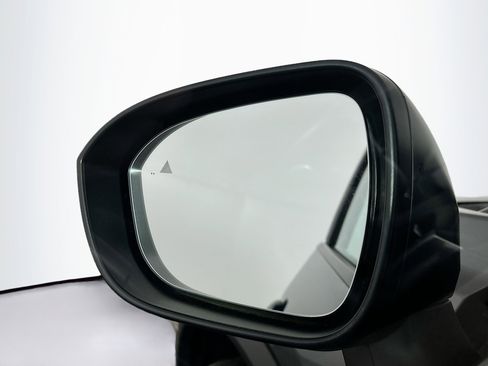 Used 2023 Nissan Rogue S image 16