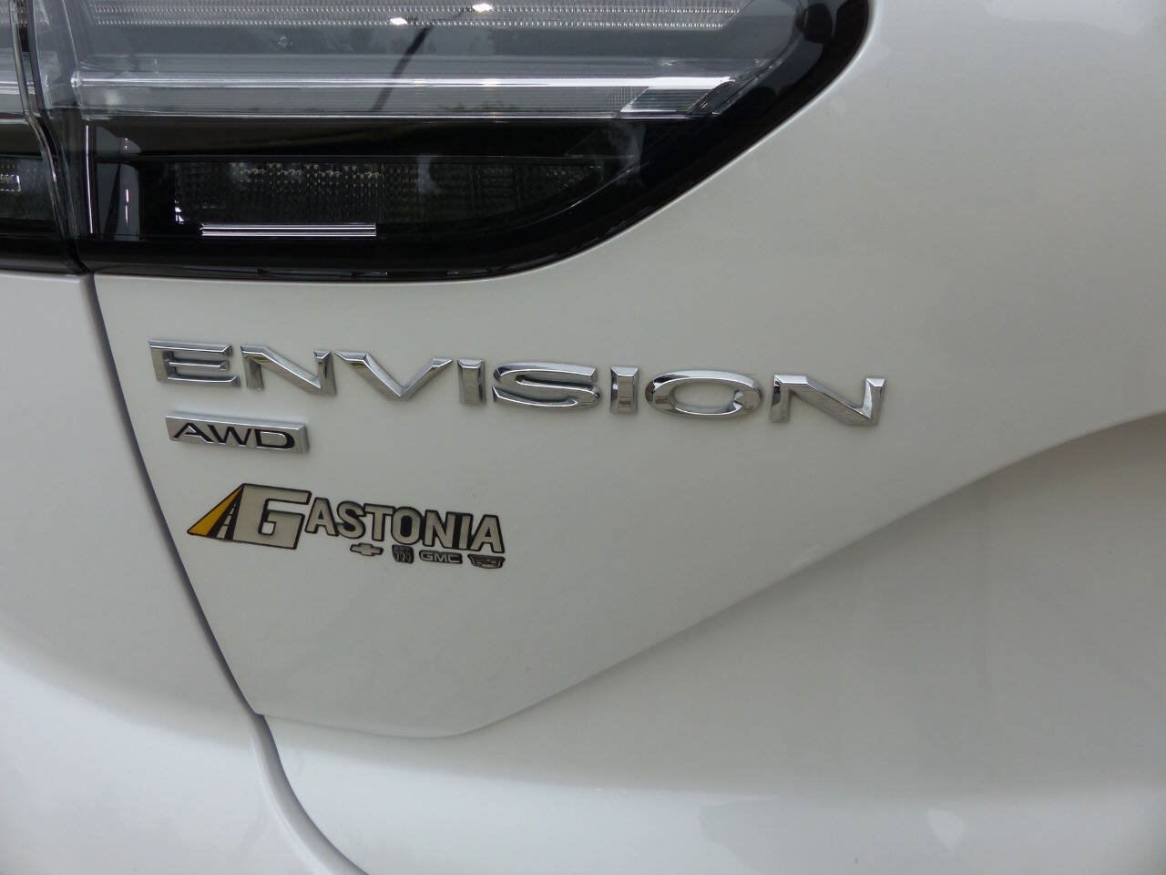 Used 2023 Buick Envision Avenir AWD/4WD image 9