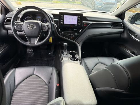 Used 2022 Toyota Camry SE FWD image 14
