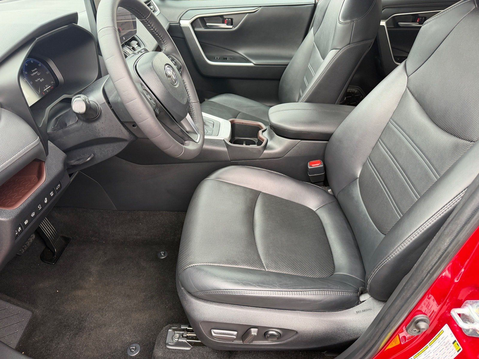 Used 2024 Toyota RAV4 Limited w/ Advanced Technology Package AWD/4WD image 15