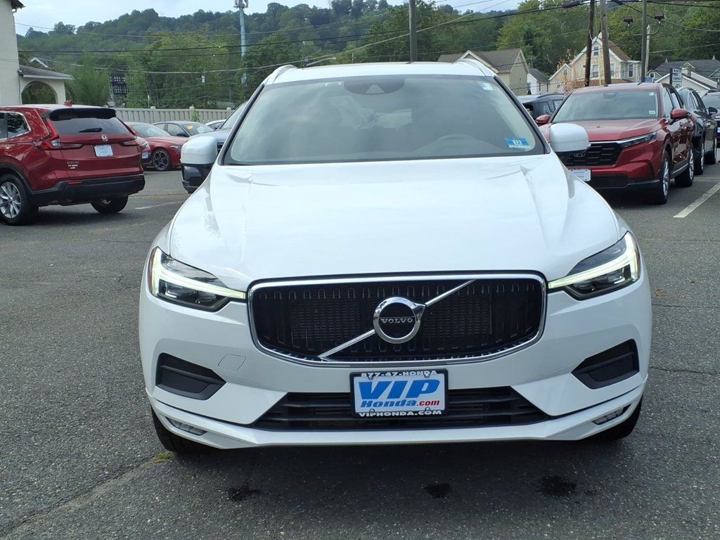 Used 2021 Volvo XC60 T5 Momentum w/ Climate Package AWD/4WD image 2