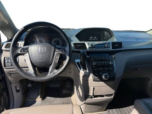 Used 2013 Honda Odyssey Touring Elite image 10