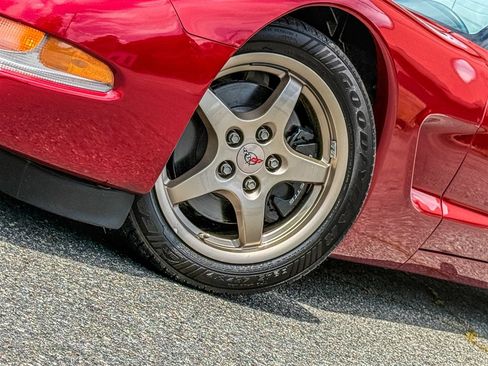 Used 1999 Chevrolet Corvette Convertible w/ Memory Pkg RWD image 9