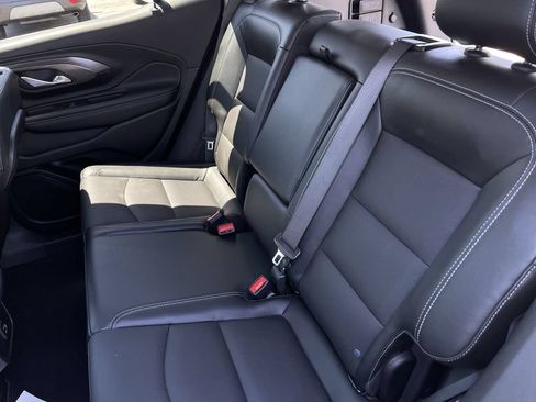 Certified 2024 GMC Terrain SLT FWD image 23